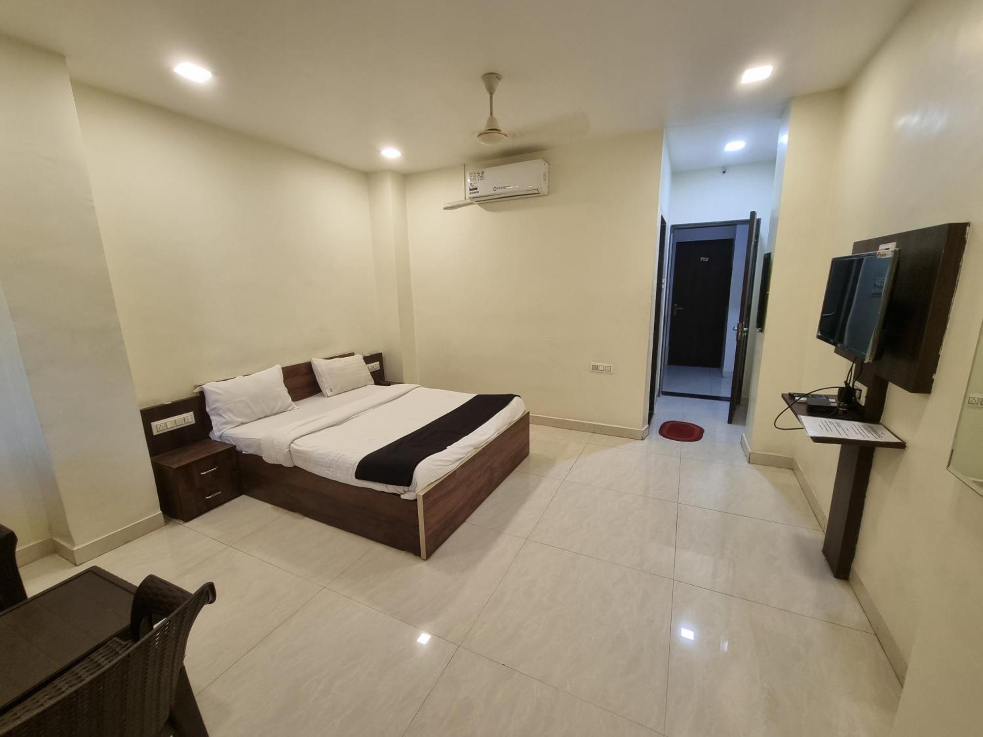 The Living Space Lonavala Εξωτερικό φωτογραφία